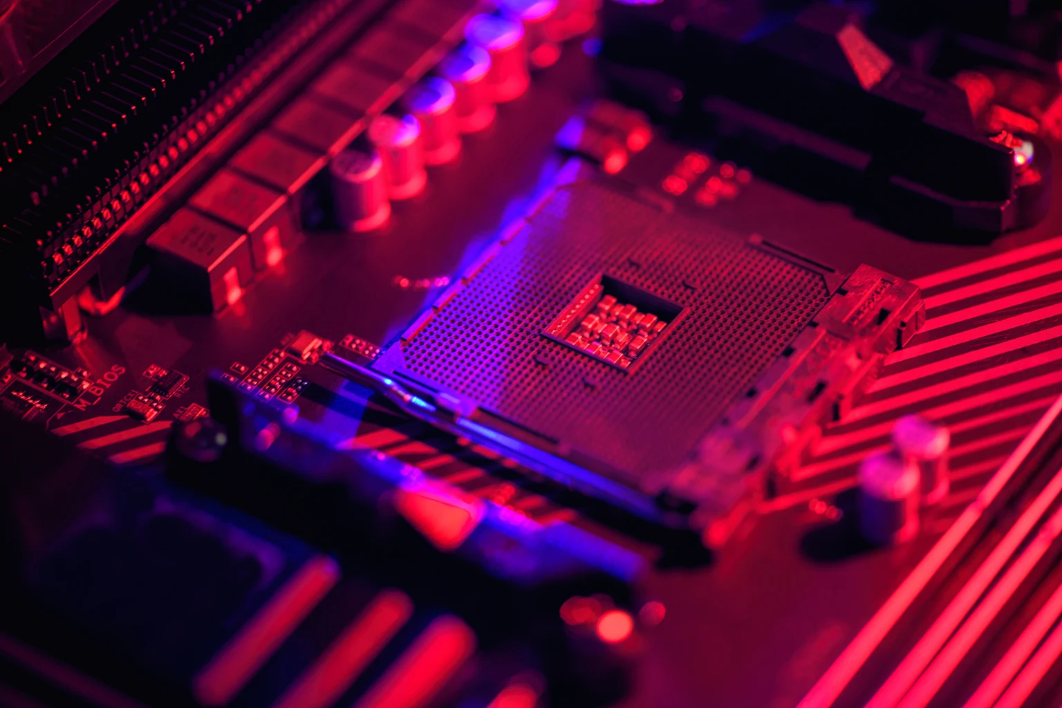 🔥 AMD、サウジのAIプラットフォームとHeliosで戦線を拡大 - 2026.09.01