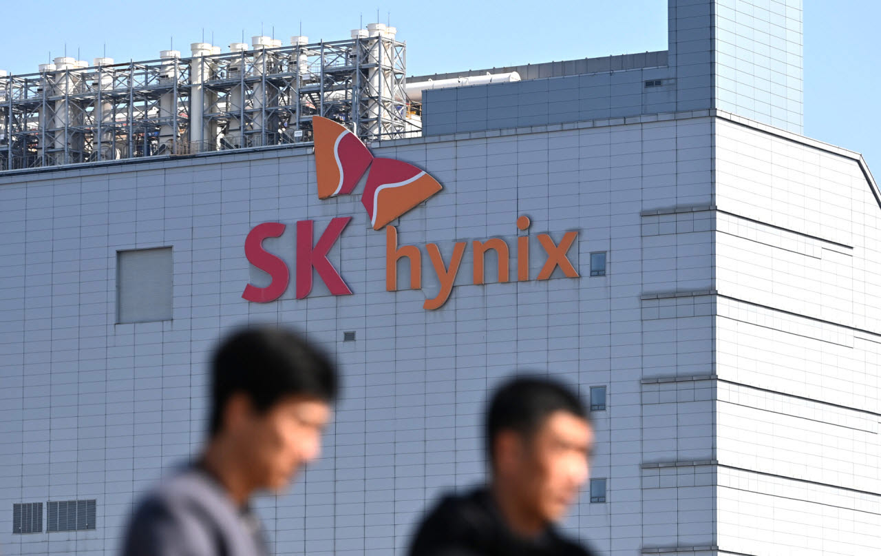 📊 SK hynix, at the Intersection of HBM Competition, Exchange Rates, and Labor Variables - 2026.09.13